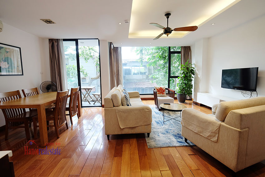 Modern 02-bedroom Apartment with balcony in Truc Bach 1