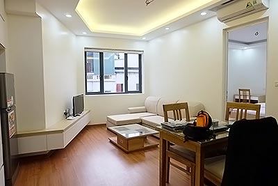 Ba Dinh District: Modern 1br apartment in Dao Tan