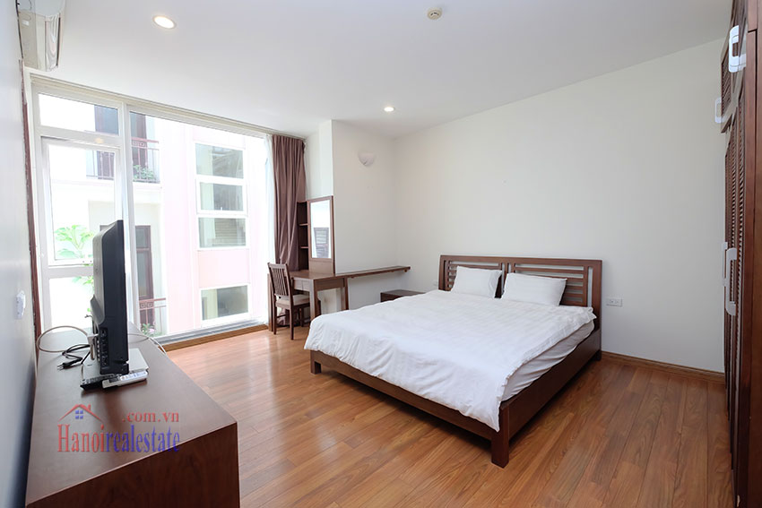 Modern 2-bedroom apartment to rent in the heart of Hoan Kiem 10