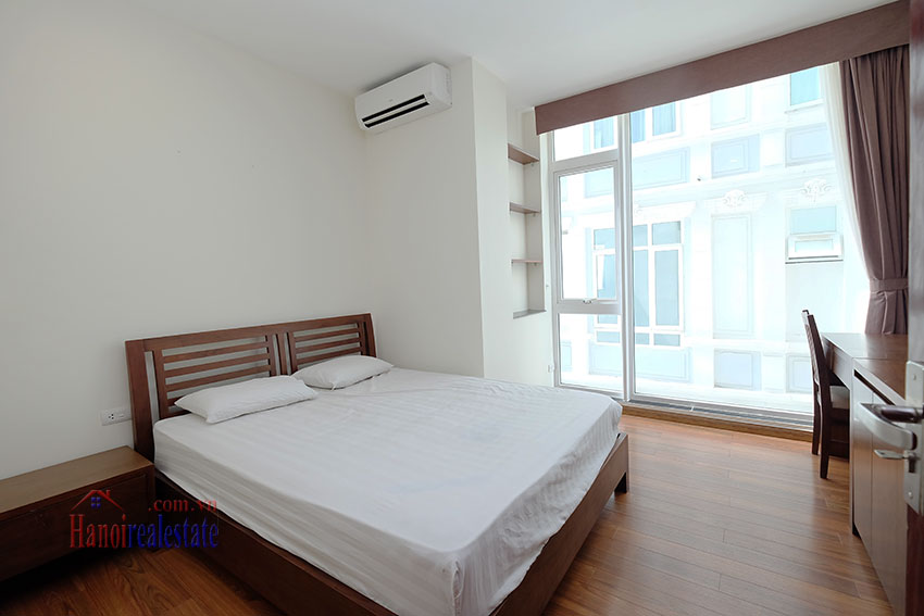 Modern 2-bedroom apartment to rent in the heart of Hoan Kiem 13