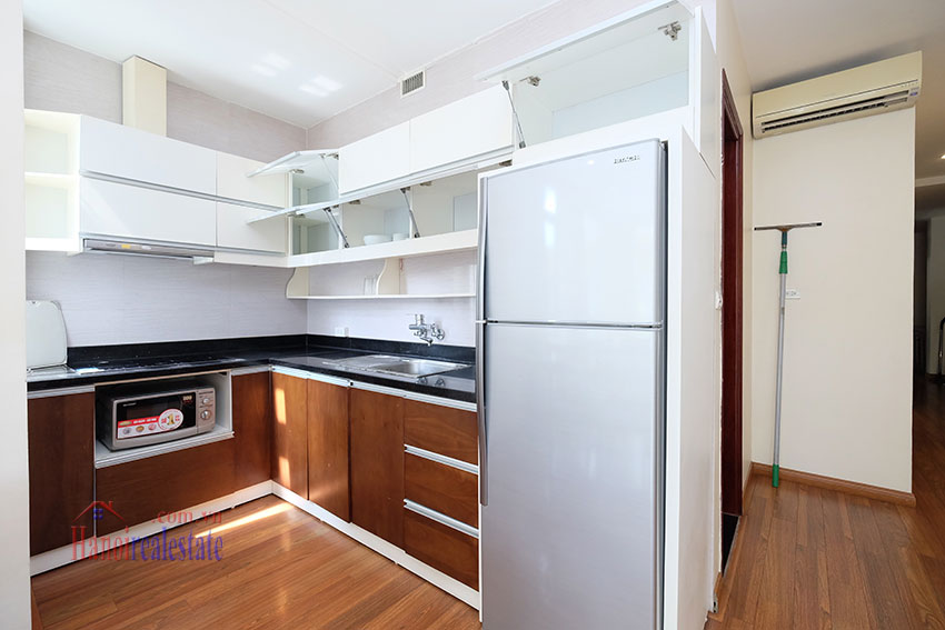 Modern 2-bedroom apartment to rent in the heart of Hoan Kiem 8