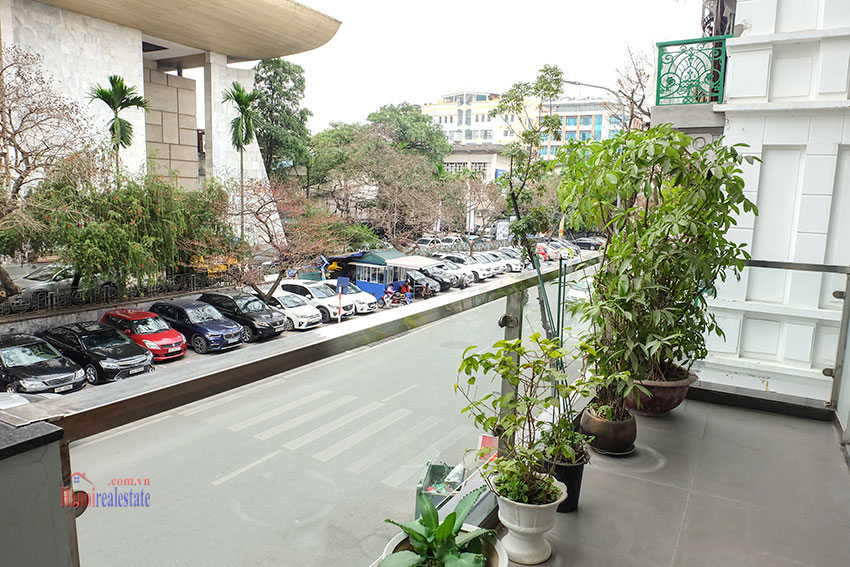 Modern 2-bedroom apartment with balcony in Hoan Kiem 6