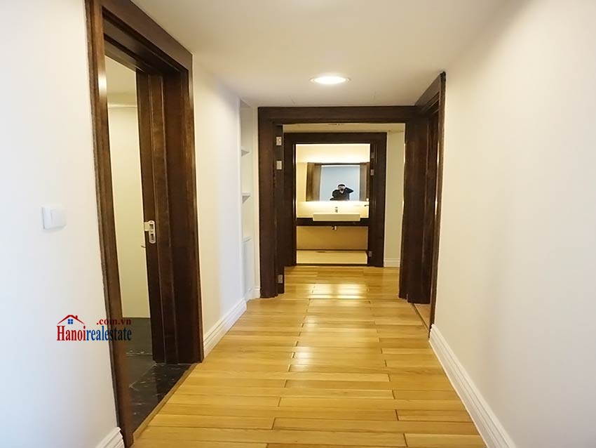 Modern apartment to let in Hoang Thanh Tower, Hai Ba Trung, Hanoi 6