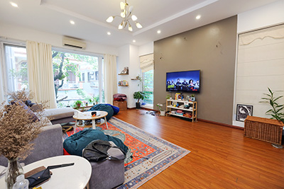 Modern House with Front Courtyard for Rent on Dang Thai Mai, Tay Ho