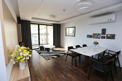 Cho thuê căn hộ 03 phòng ngủ mới, đẹp tại D’Le Roi Soleil Quảng An