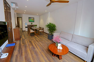 New modern 3 bedroom apartment 126m2, near Ngoc Khanh lake Hanoi