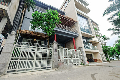 New Modern 5-Bedroom Villa Overlooking Charming Westlake for Rent