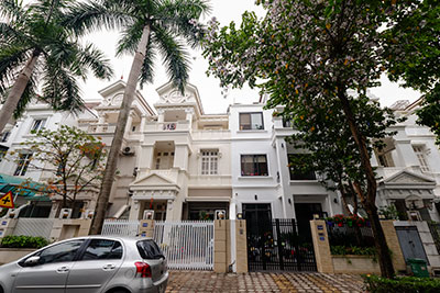 New renovated the house with 04 bedrooms in Ciputra in T Block, near SIS