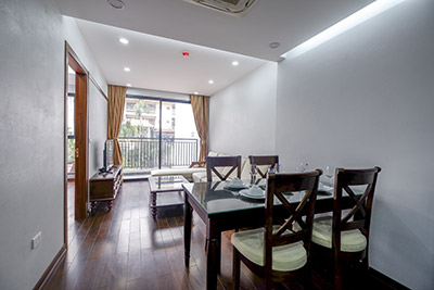 Cho thuê căn hộ 2 phòng ngủ cao cấp đầy đủ đồ tại phố Tô ngọc vân, Hà nội