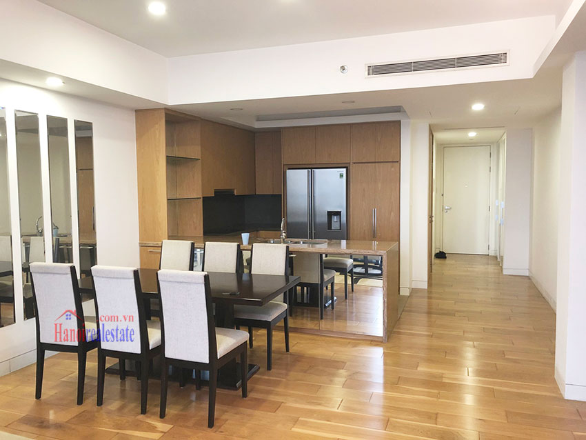 Nice, spacious 03 bedroom in West tower, Indochina Cau Giay 2