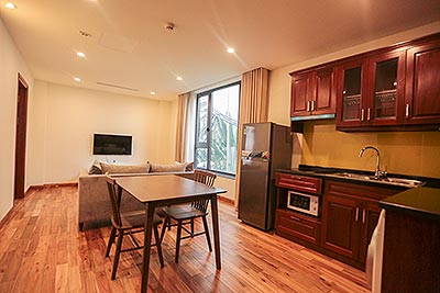 One bedroom apartment with wooden furniture on Xom Chua, near lake