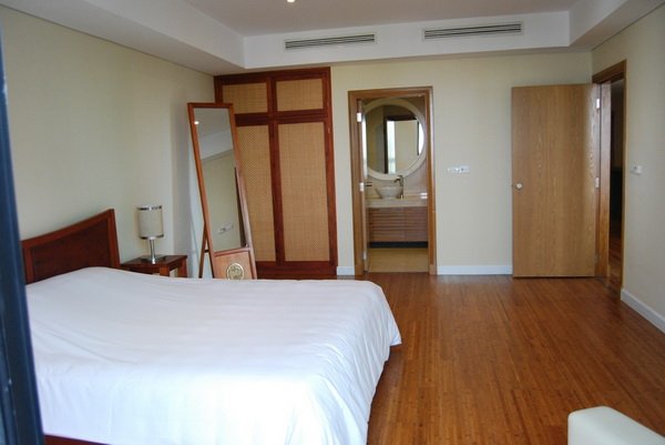 Pacific Place apartment Hanoi, master bed