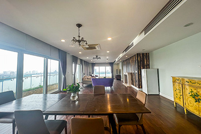 Căn hộ 4PN với tầm nhìn toàn cảnh hồ Tây tại Golden Westlake