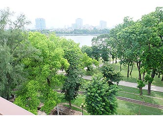 Park view & Balcony, Furnished 02 BRs apartment for lease in Hai Ba Trung, Hanoi