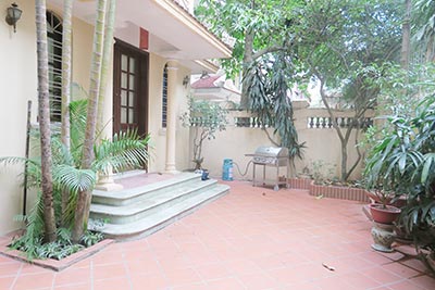 Courtyard House rental in Nghi Tam, Tay Ho, Partly furnished