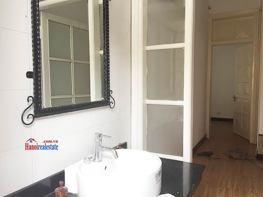 Partly furnished house for rent in Hai Ba Trung, 03BRs and big terrace 10