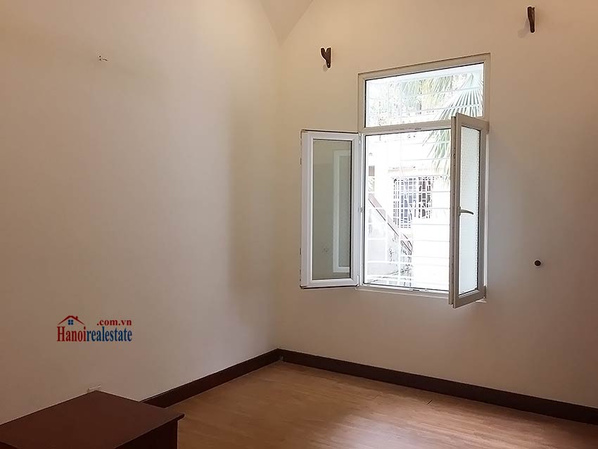 Partly furnished house for rent in Hai Ba Trung, 03BRs and big terrace 16