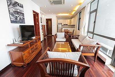 Cho thuê căn hộ 02 phòng ngủ, giá rẻ 120m2, tại đường Xóm Chùa, quận Tây Hồ, Hà Nội