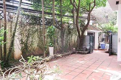 Garden 2-bedroom apartment on Tay Ho road with communal Pool