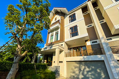 Q Block Ciputra: Ambassadors 5-bedroom villa with spacious garden 