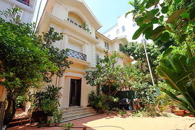 Quiet 3BR House For Rent with Courtyard & Car Access on To Ngoc Van