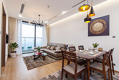 Quiet and high floor apartment at Vinhomes Metropolis, view to Giang Vo Lake