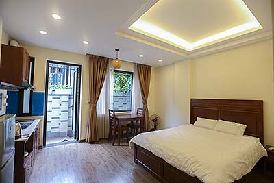 Căn hộ đẹp giá rẻ cho thuê tại đường Tây Hồ, đầy đủ nội thất và dịch vụ.