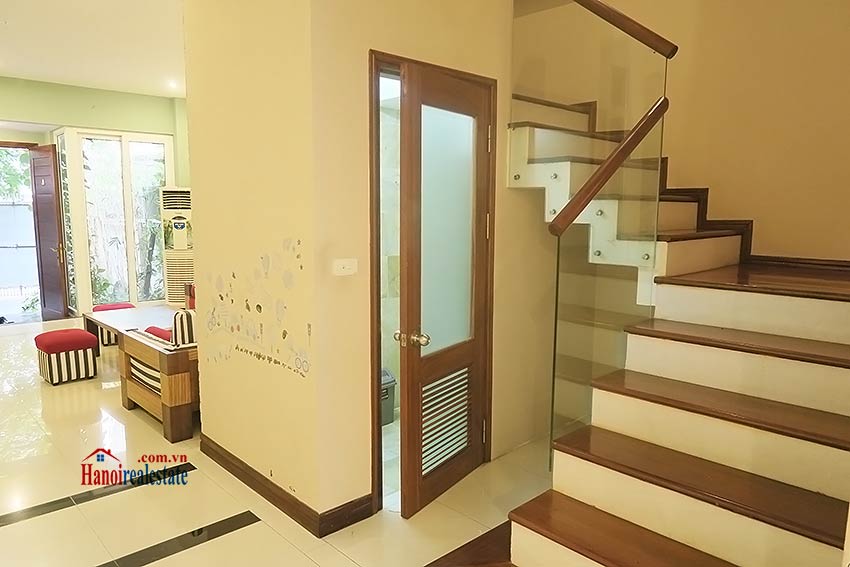 Semi furnished 03 bedroom house to let in Hai Ba Trung with nice courtyard 11