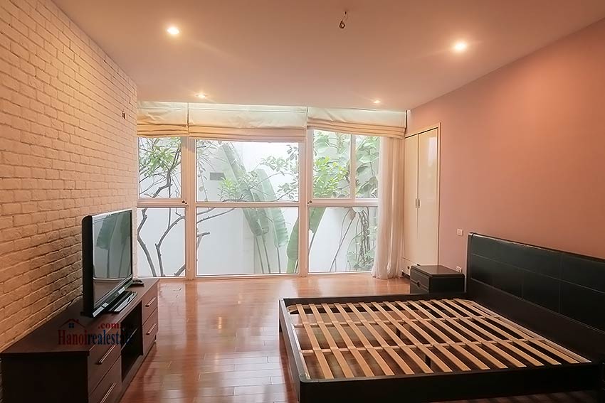 Semi furnished 03 bedroom house to let in Hai Ba Trung with nice courtyard 19