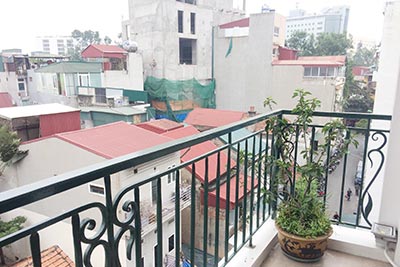 Căn hộ dịch vụ 1 phòng ngủ có ban công quận Hoàn Kiếm 