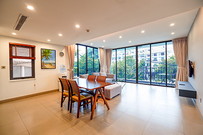 Spacious 02 bedrooms apartment at Tu Hoa street for rent, Swimming pool