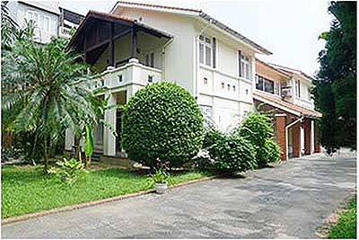 Spacious 04BR Villa for rent at Dang Thai Mai, with large garden and swimming pool