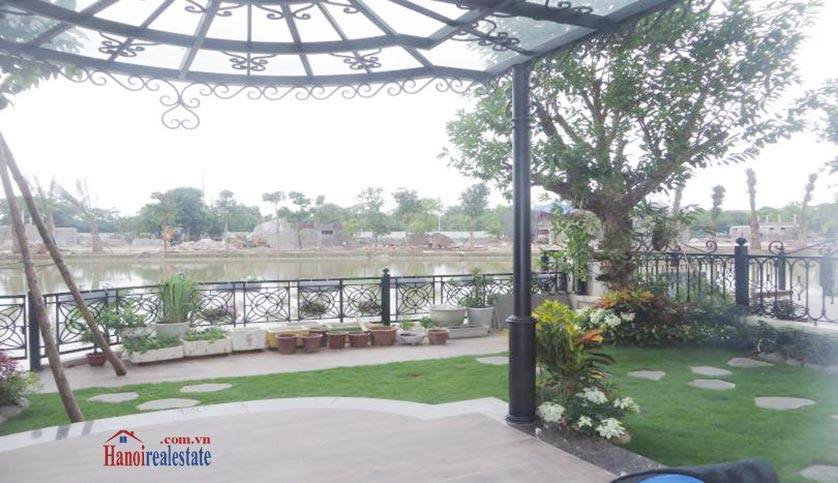 Spacious 04BRs villa for rent in Anh Dao Vinhomes Riverside with river access 24