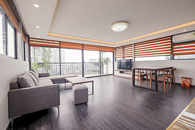 Cho thuê căn hộ 2 phòng ngủ rộng, nhiều anh sáng tự nhiên tại đường Tô Ngọc Vân, Quận Tây Hồ