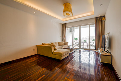 Cho thuê căn hộ 4 phòng ngủ, view Hồ Tây, mặt đường Xuân Diệu, Hà Nội