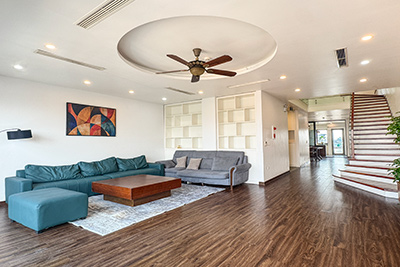 Spacious duplex 3 bedroom apartment for rent in Au Co road