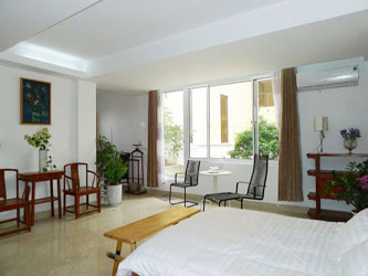 Spacious modern studio apartment for rent in Lang Ha Street Hanoi