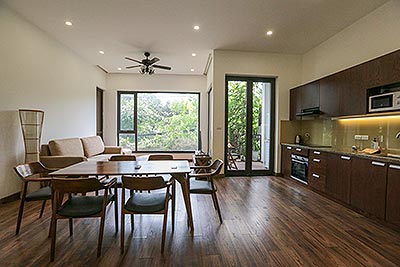 Cho thuê căn hộ 02 phòng ngủ, 85m2, mới, hiện đại, cao cấp tại đường Xóm Chùa