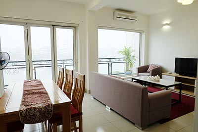 Cho thuê căn hộ 2 phòng ngủ, mặt Hồ Tây Hà Nội