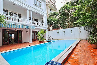 Swimming pool 5-bedrooms house beside a lake on To Ngoc Van