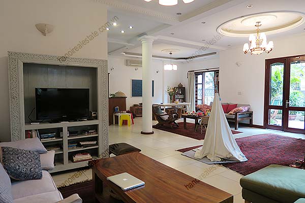 Tay Ho Villa for rent with outdoor Pool, courtyard, open surrounding, hard wood floor 11