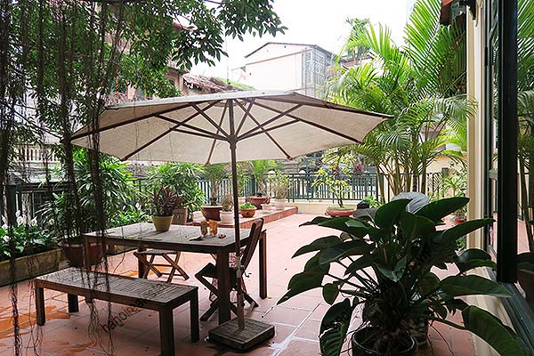 Tay Ho Villa for rent with outdoor Pool, courtyard, open surrounding, hard wood floor 4