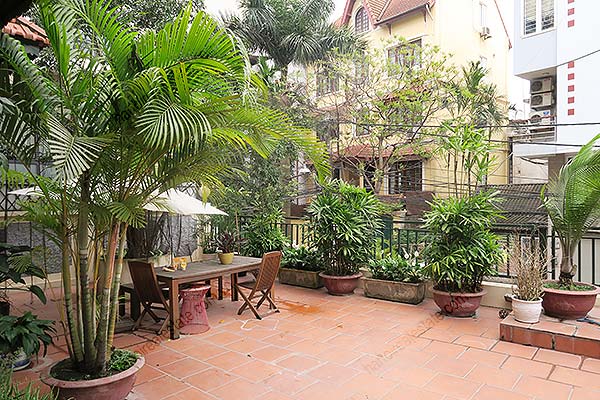 Tay Ho Villa for rent with outdoor Pool, courtyard, open surrounding, hard wood floor 5