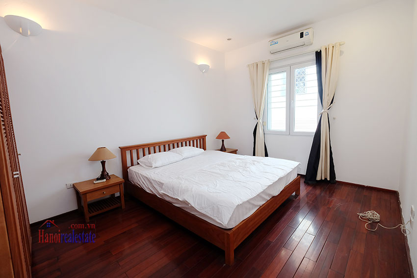 Top floor 2 bedroom Apartment with large balcony in Truc Bach 10