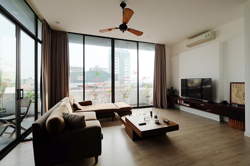 Top floor 2-bedoom Apartment with open view in Hoan Kiem 3