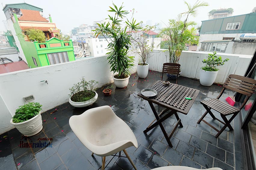 Top floor 2-bedoom Apartment with open view in Hoan Kiem 5