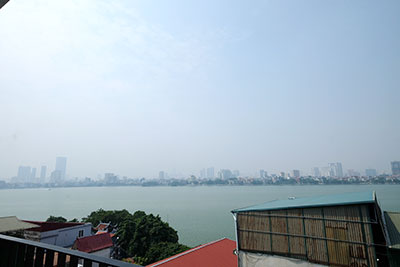 Top floor lake view 02BRs apartment on Quang Khanh