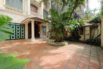 Unfurnished Villa for Ambassadors in Tay Ho-WestLake to rent