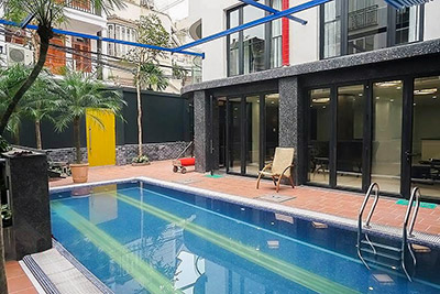 Cho thuê căn hộ 3 phòng ngủ, rộng 250m2 , cao cấp tại đường Xuân DIệu, Hà Nội