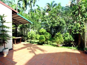 Villa for rent in Dang Thai Mai, large garden and Yard, 4 bedrooms